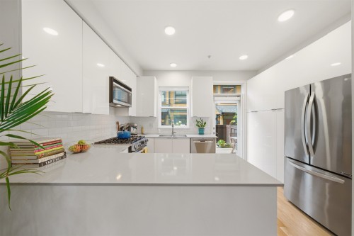 1837 Charles Street, Vancouver, BC 