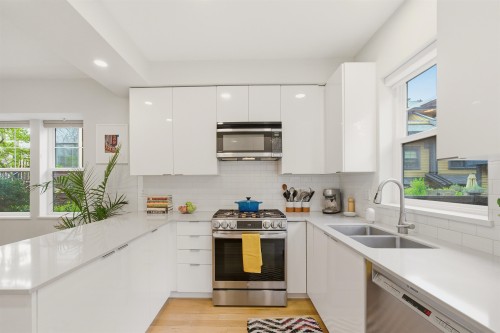 1837 Charles Street, Vancouver, BC 