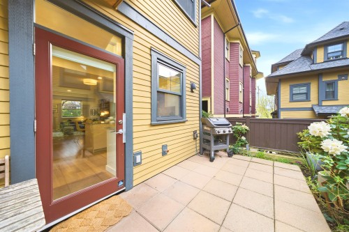 1837 Charles Street, Vancouver, BC 