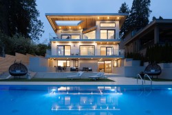 2356 Ottawa Avenue  West Vancouver, BC V7V 2S9