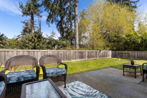 1-5706 Ebbtide Street  Sechelt, BC V7Z 0J4