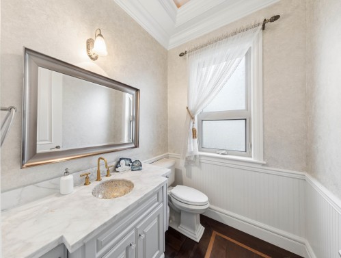 3587 38Th Avenue W, Vancouver, BC 