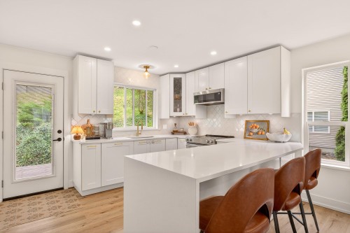 5830 Heron Place, Sechelt, BC 