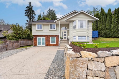5830 Heron Place, Sechelt, BC 