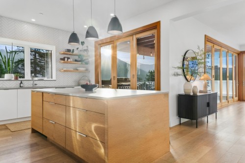 5577 Indian River Drive, North Vancouver, BC 
