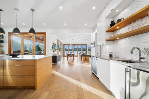 5577 Indian River Drive, North Vancouver, BC 