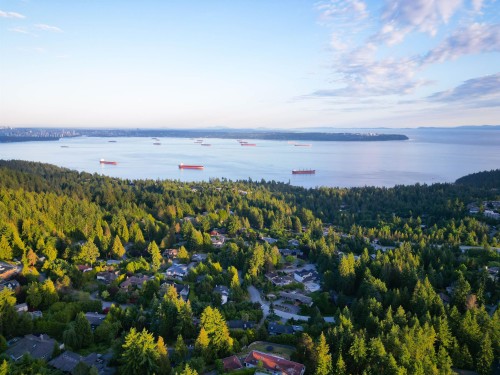 4663 Woodridge Place, West Vancouver, BC 