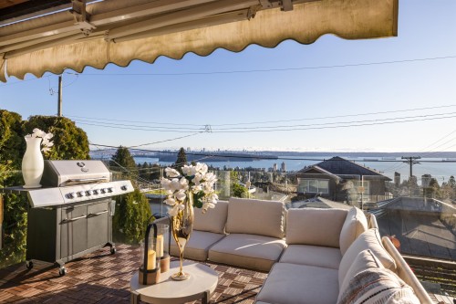 2198 Rosebery Avenue, West Vancouver, BC 