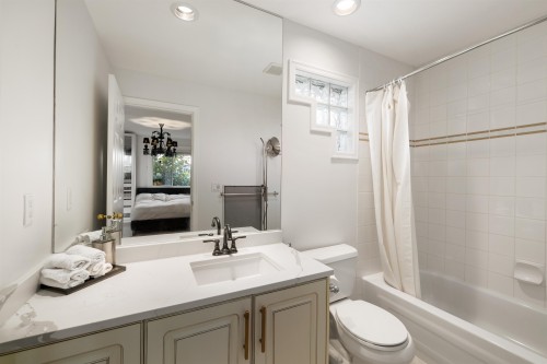 2198 Rosebery Avenue, West Vancouver, BC 