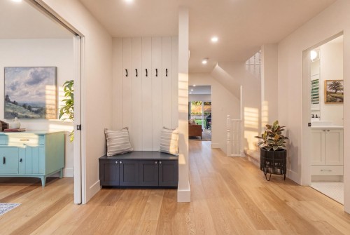 999 Canyon Boulevard, North Vancouver, BC 