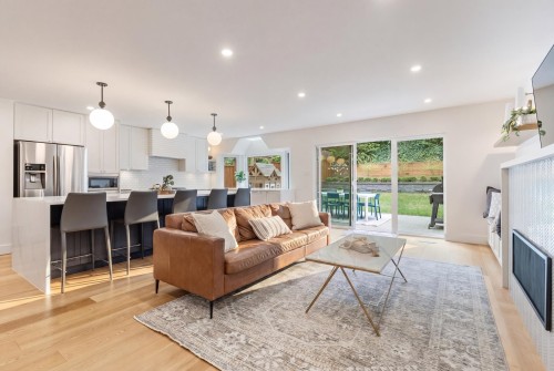 999 Canyon Boulevard, North Vancouver, BC 