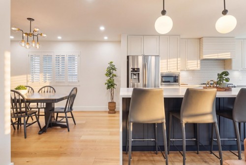 999 Canyon Boulevard, North Vancouver, BC 