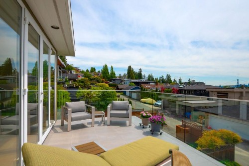 1168 Esquimalt Avenue, West Vancouver, BC 