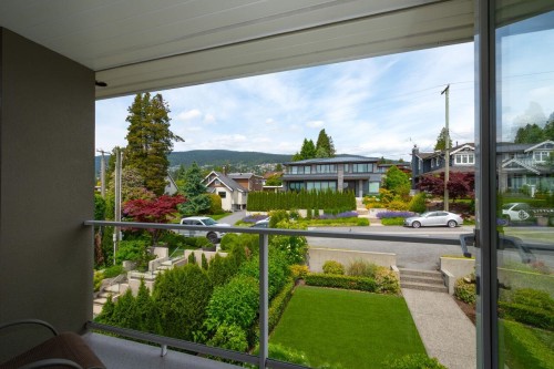 1168 Esquimalt Avenue, West Vancouver, BC 