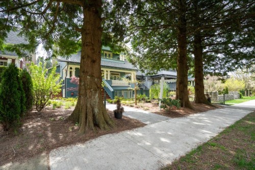 2012 15Th Avenue W, Vancouver, BC 