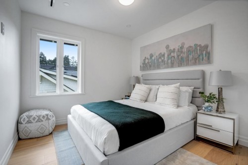2012 15Th Avenue W, Vancouver, BC 