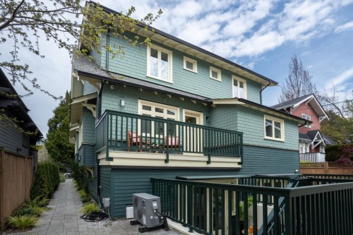2012 15Th Avenue W, Vancouver, BC 