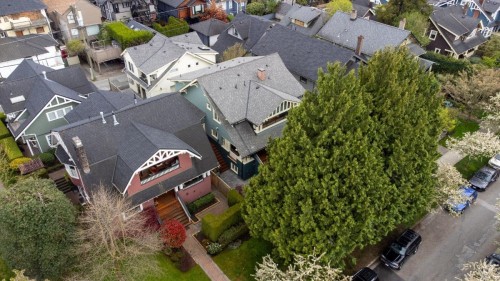 2012 15Th Avenue W, Vancouver, BC 
