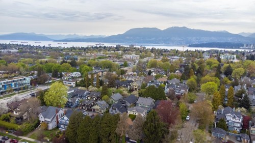 2012 15Th Avenue W, Vancouver, BC 