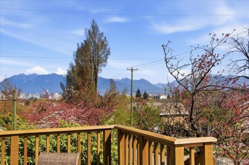 706 24Th Avenue W, Vancouver, BC 