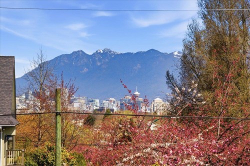706 24Th Avenue W, Vancouver, BC 