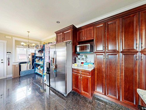 919 64Th Avenue E, Vancouver, BC 