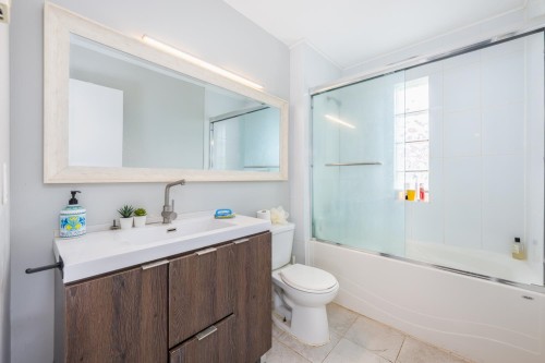 D-3439 43Rd Avenue E, Vancouver, BC 
