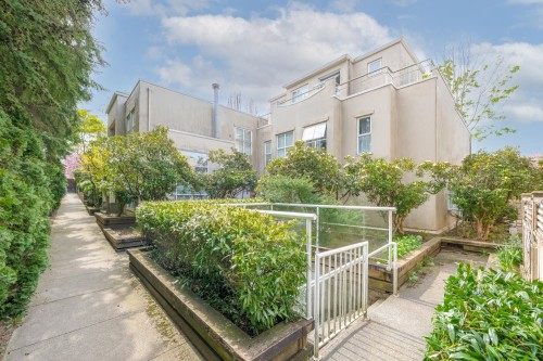 D-3439 43Rd Avenue E, Vancouver, BC 