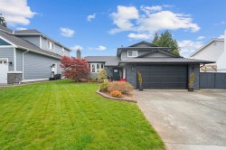 11923 194b Street Pitt Meadows, BC V3Y 1K3