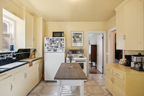 5962 Dunbar Street, Vancouver, BC 