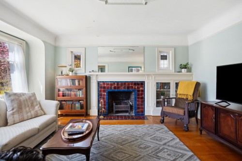 5962 Dunbar Street, Vancouver, BC 