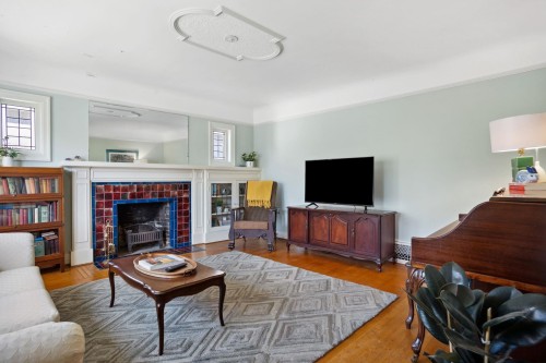 5962 Dunbar Street, Vancouver, BC 