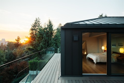 1295 Keith Road W, North Vancouver, BC 
