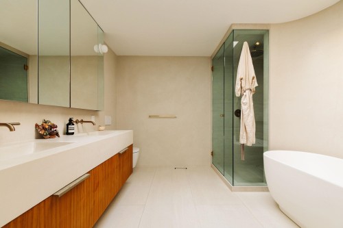 1295 Keith Road W, North Vancouver, BC 