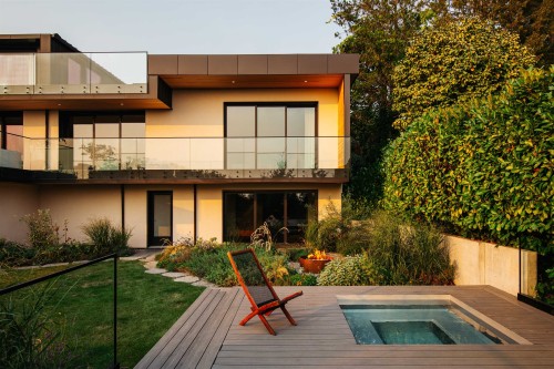1295 Keith Road W, North Vancouver, BC 