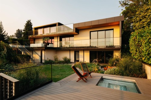 1295 Keith Road W, North Vancouver, BC 