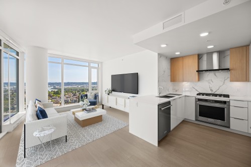 1305-7683 Park Crescent  Burnaby, BC V3N 0J4