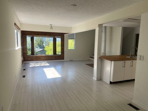 120 April Road, Port Moody, BC - Indoor Photo Showing Other Room