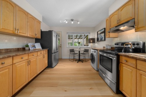 3300 Mahon Avenue, North Vancouver, BC 