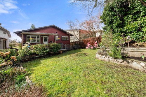 3300 Mahon Avenue, North Vancouver, BC 