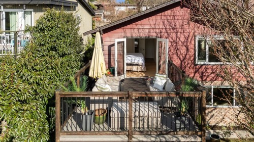 3300 Mahon Avenue, North Vancouver, BC 