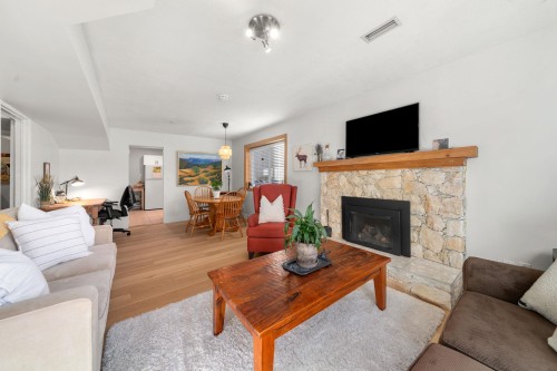 3300 Mahon Avenue, North Vancouver, BC 