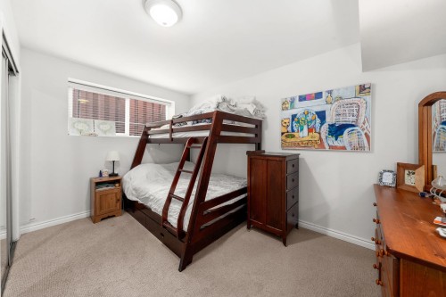 3300 Mahon Avenue, North Vancouver, BC 