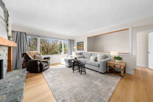 3300 Mahon Avenue, North Vancouver, BC 