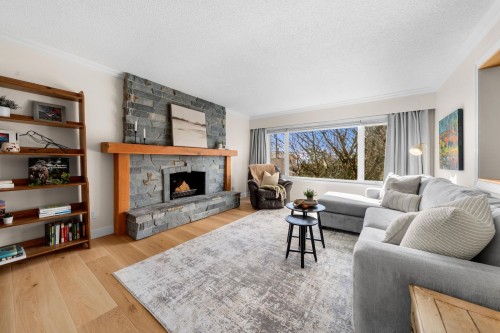 3300 Mahon Avenue, North Vancouver, BC 