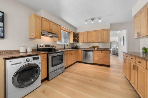3300 Mahon Avenue, North Vancouver, BC 