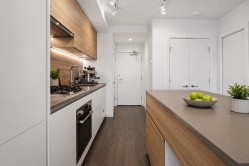 2601-652 Whiting Way Coquitlam, BC V3J 0K3