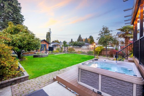 402 13Th Street E, North Vancouver, BC 