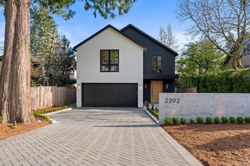 2392 Lawson Avenue  West Vancouver, BC V7V 2E6