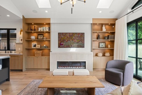 2392 Lawson Avenue, West Vancouver, BC 